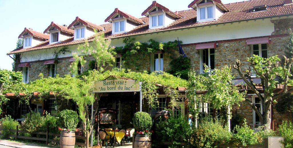 Au Bord Du Lac Hotel Saint-Remy-les-Chevreuse Exterior photo